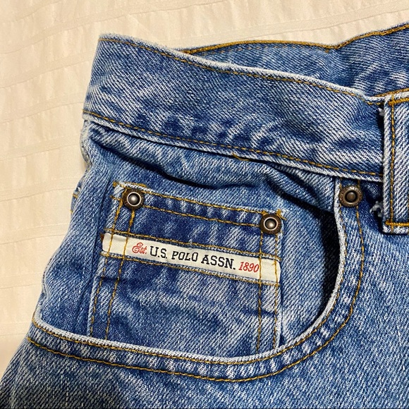 Vintage High Waisted US Denim Shorts - Picture 5 of 13